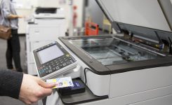 Khi sử dụng máy photocopy nên chú ý điều gì?
