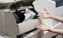 Dùng máy photocopy bị nhăn giấy, nguyên nhân do đâu?